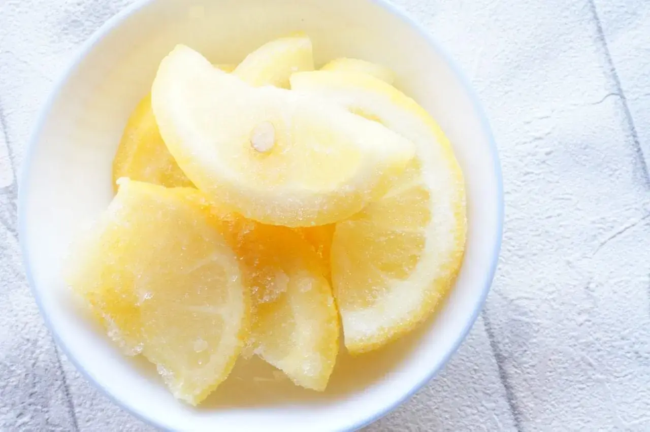 Cómo utilizar limón congelado para ayudar a combatir los tumores malignos en el cuerpo