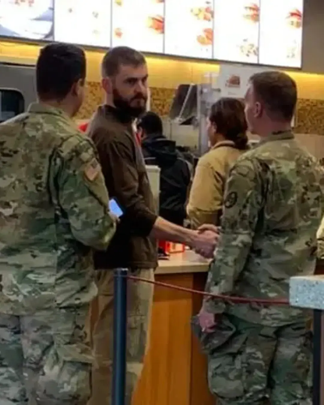 El regalo de un hermano: honrar a los soldados, honrar la memoria.